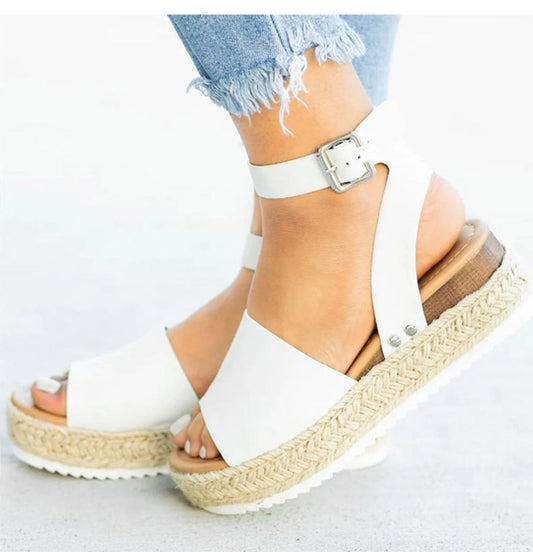 CM | Elegantes sandalias de cuña con puntera abierta