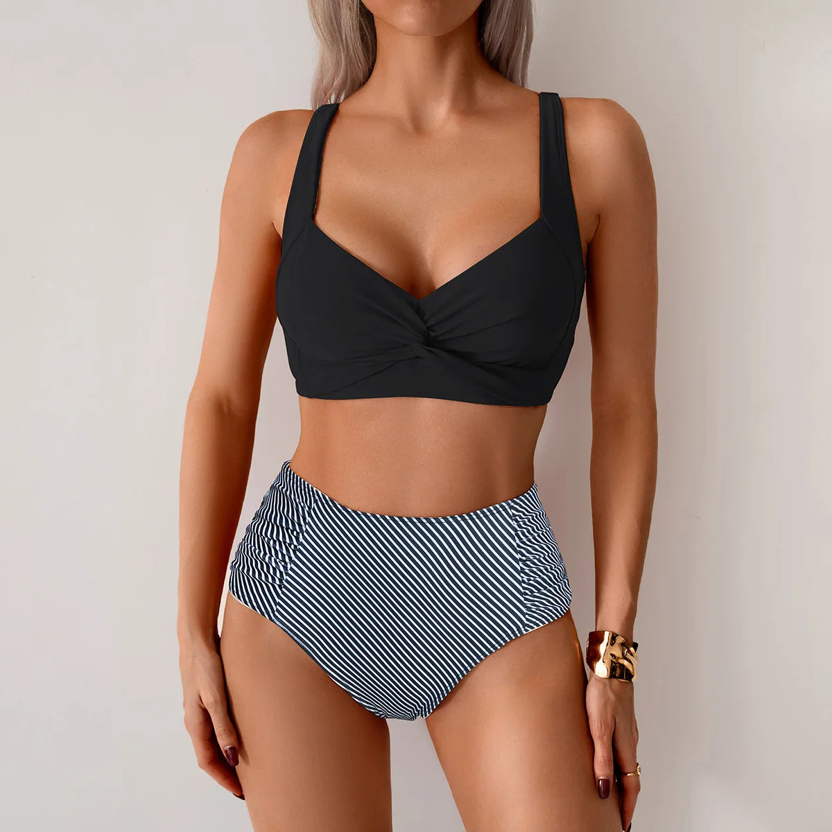 Fluido y fabuloso Bikini