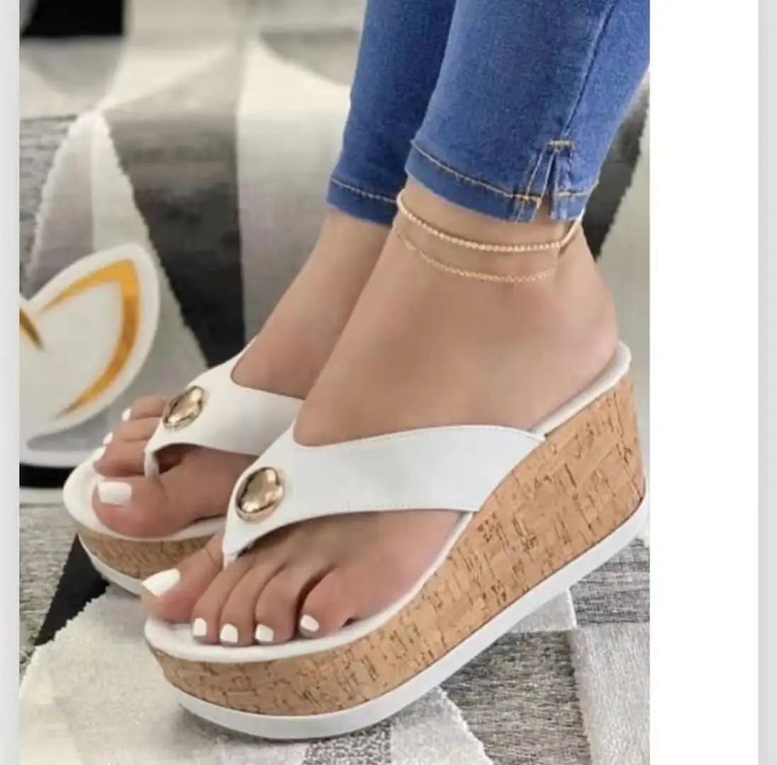 CM | Sandalias clásicas y aireadas