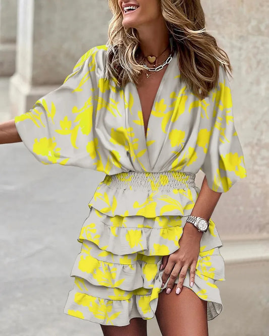 CM | Vestido corto tropical con volantes