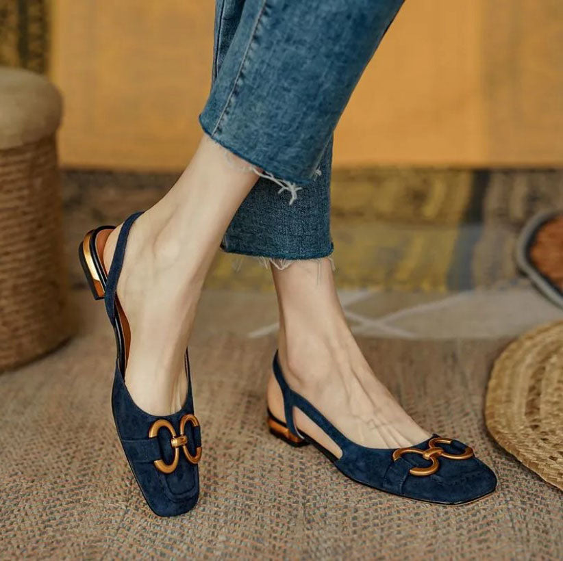 CM | SANDALIAS CON HEBILLA METÁLICA