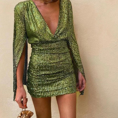 CM | Vestido corto con abertura y lentejuelas