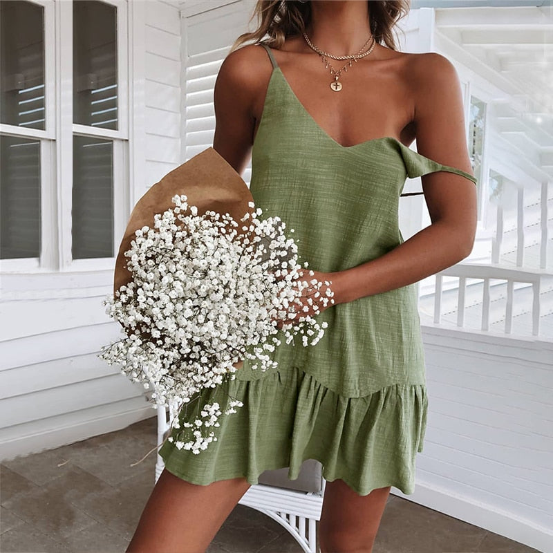 CM | Minivestido ligero con tirantes finos para un look veraniego relajado