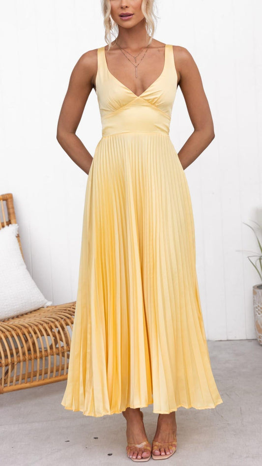 CM | Maxi vestido con cuello en V plisado amarillo