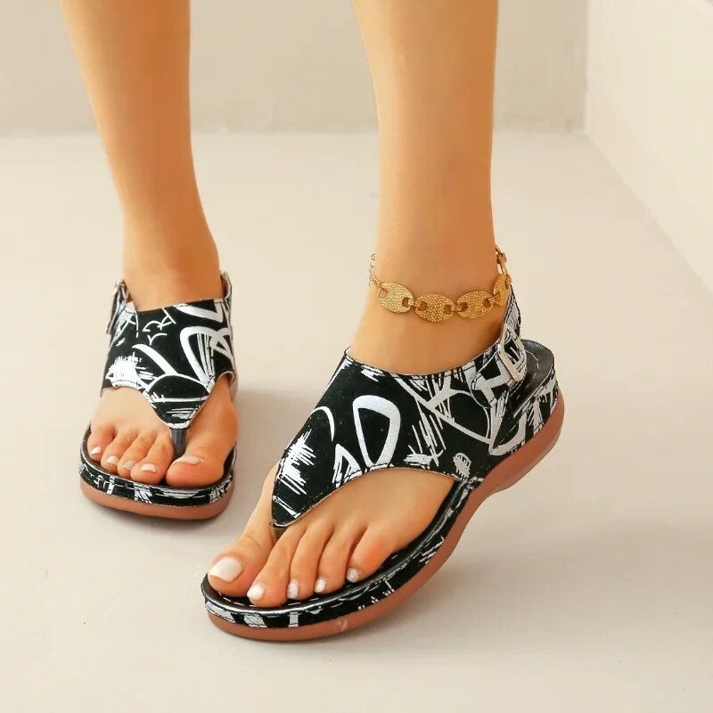 CM | Sandalias boho con estampado floral y tira en la puntera
