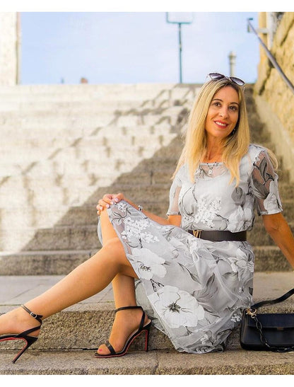 CM | Vestido midi plisado con estampado floral para un estilo elegante y cómodo