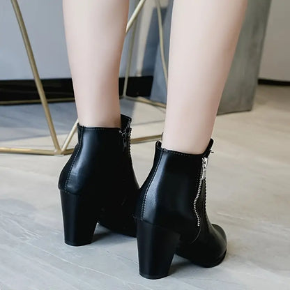CM | CON SUELA BLANDA Y TACONES GRUESOS