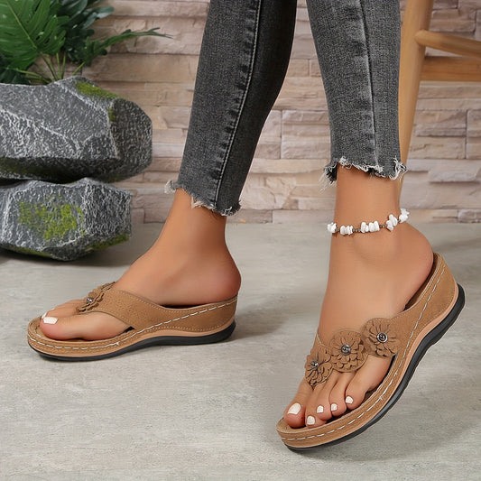 CM | Sandalias elegantes y cómodas con tiras florales