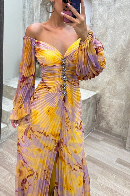 CM | Sunset Serenade maxi vestido estampado de hombros descubiertos con diamantes, pliegues y abertura