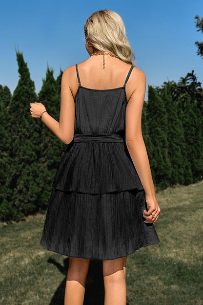 CM | Vestido casual monocromático de tirantes con cuello en V y cintura de corbata