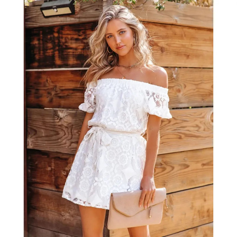 CM | Mini vestido de encaje