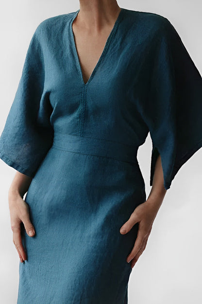 CM | Cuello en V - Mangas kimono - Cintura entallada - Elegante largo midi