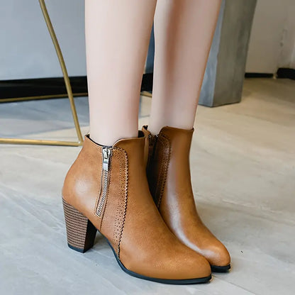 CM | CON SUELA BLANDA Y TACONES GRUESOS