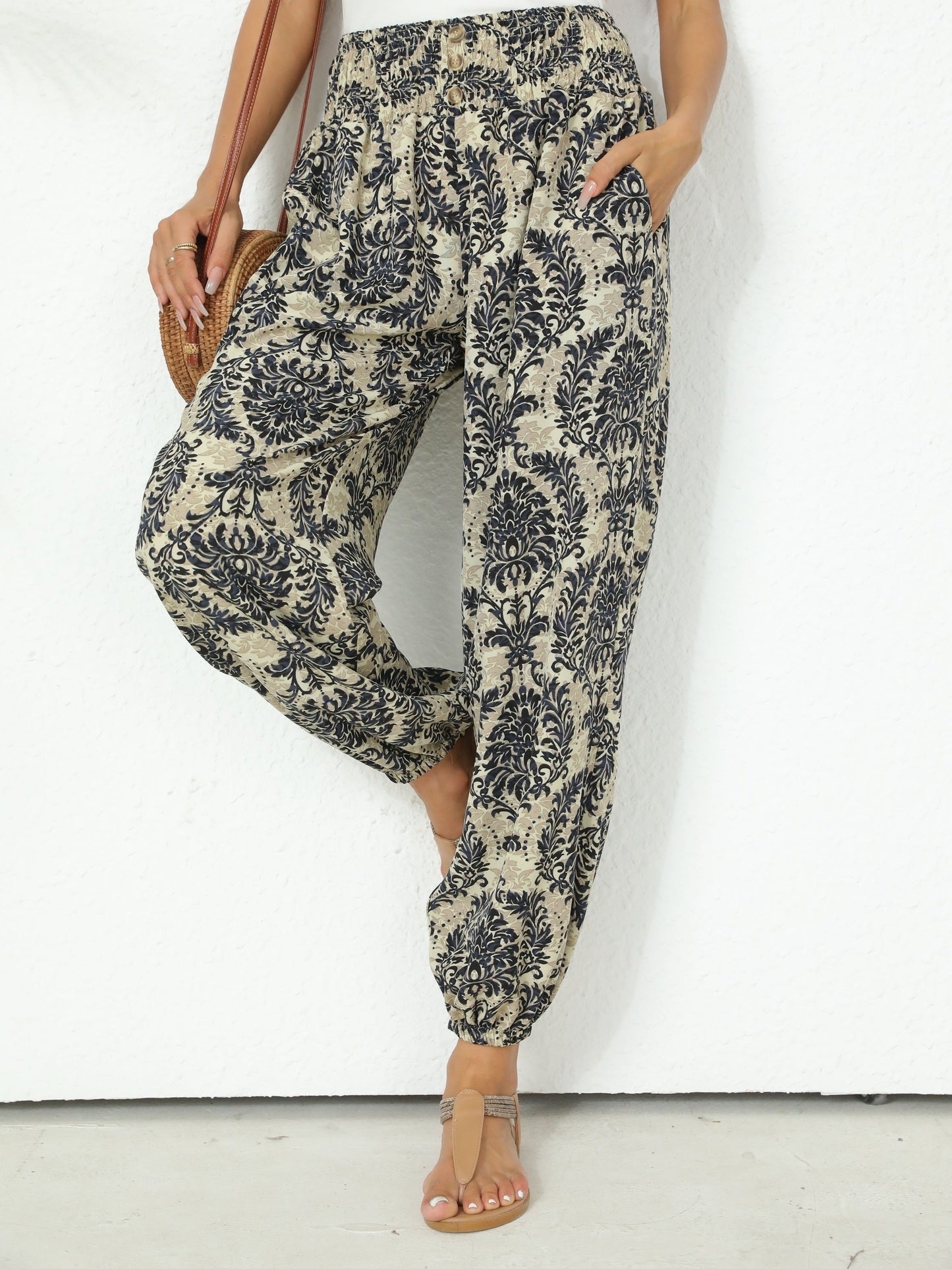 CM | Pantalones relajados y atemporales