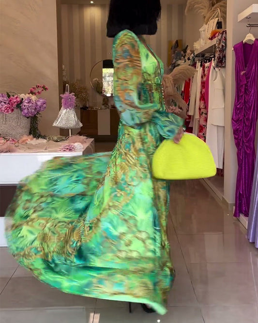 CM | Elegante vestido largo con estampado y cintura imperio