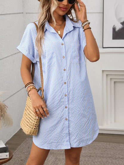 CM | Minivestido de rayas con mangas cortas y tapeta de botones
