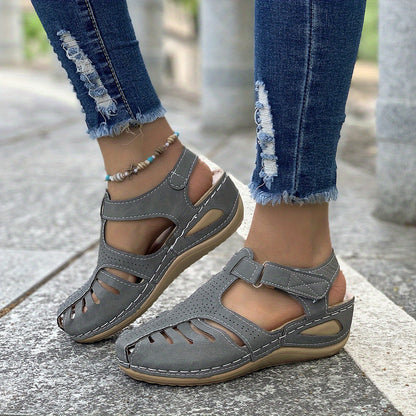 CM | Sandalias clásicas y elegantes