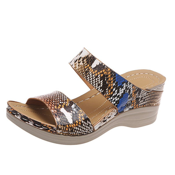CM | Sandalias de cuña de piel con estampado de leopardo y suela blanda