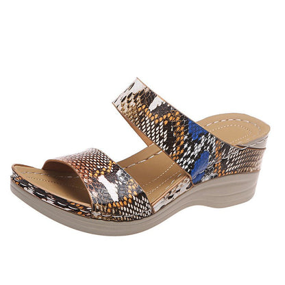 CM | Sandalias de cuña de piel con estampado de leopardo y suela blanda