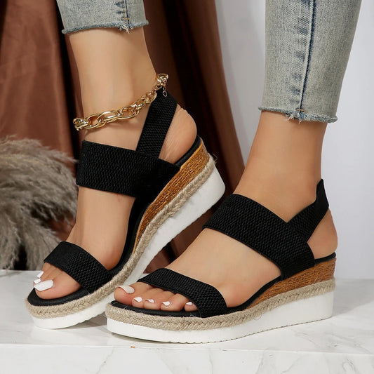 CM | Sandalias de cuña elegantes y desenfadadas