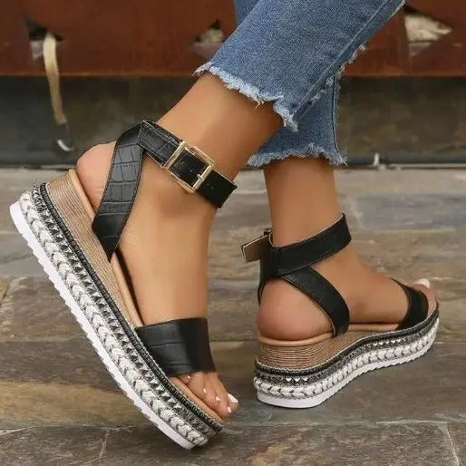 CM | Sandalias de cuña con strass