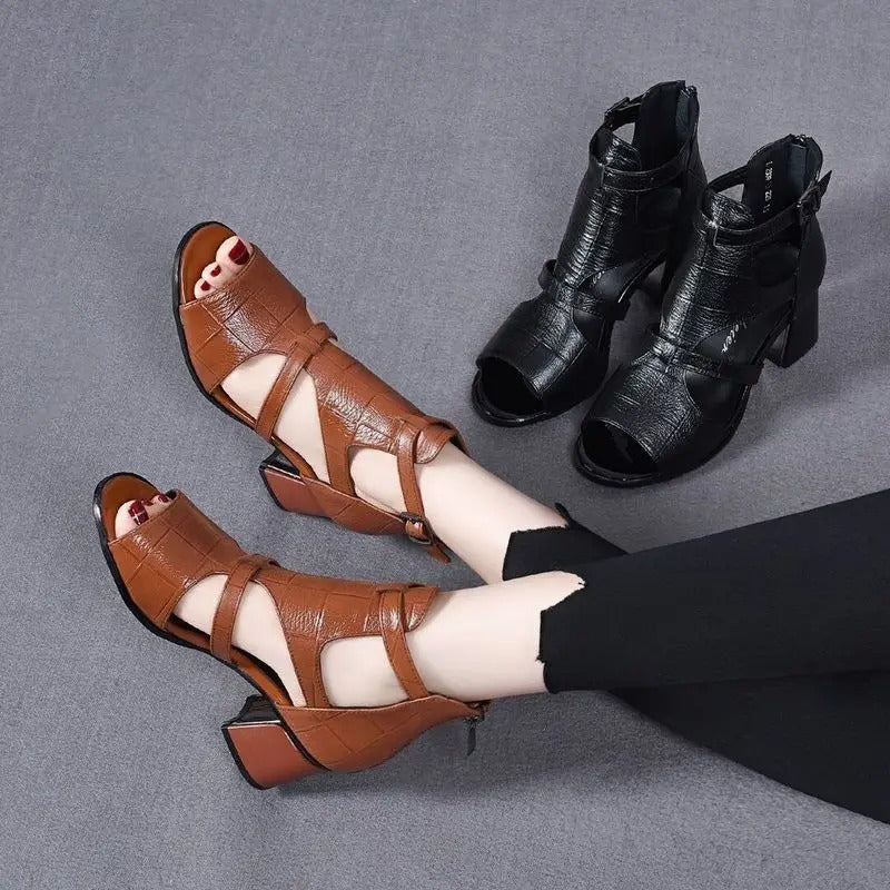 CM | Zapatos con tacón grueso y correa ajustable