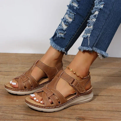 CM | Cómodas sandalias de piel