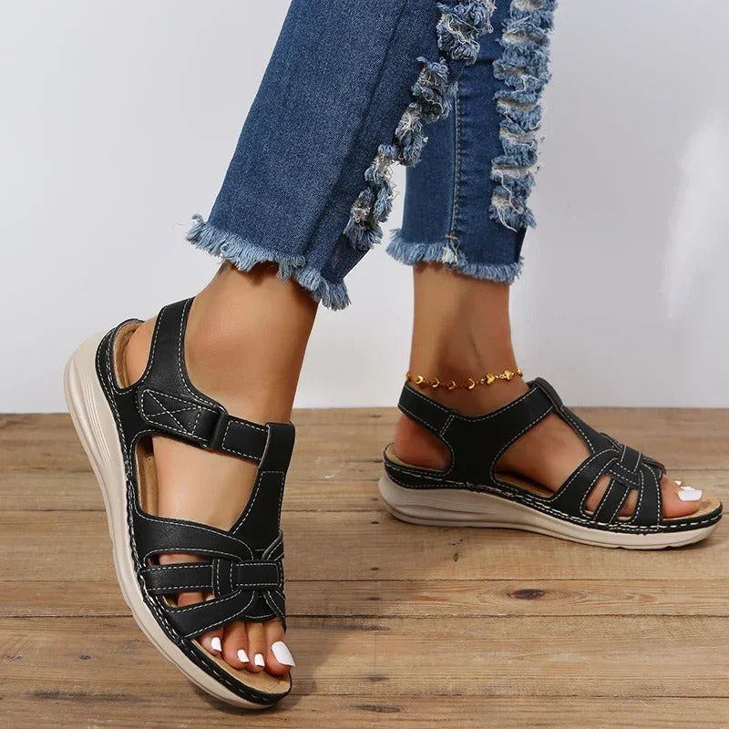 CM | Cómodas sandalias de piel