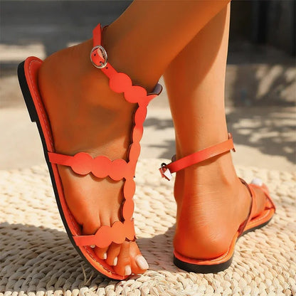 CM | Sandalias con borde dentado
