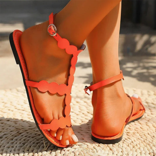 CM | Sandalias con borde dentado
