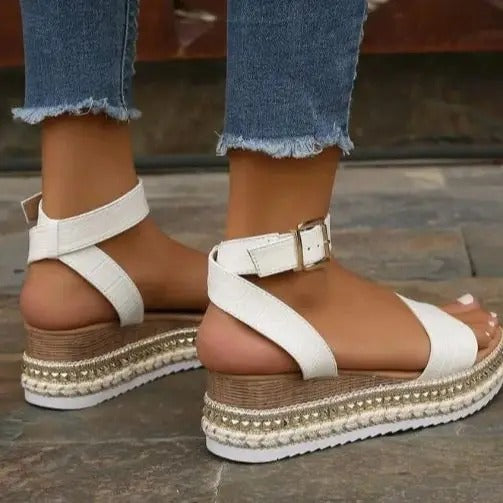 CM | Sandalias de cuña con strass