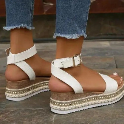 CM | Sandalias de cuña con strass