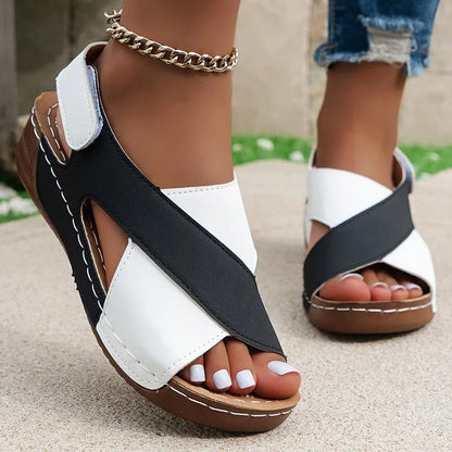 CM | Sandalias de cuña casuales con tiras cruzadas