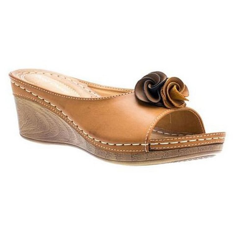 CM | | Cómodas sandalias florales de piel
