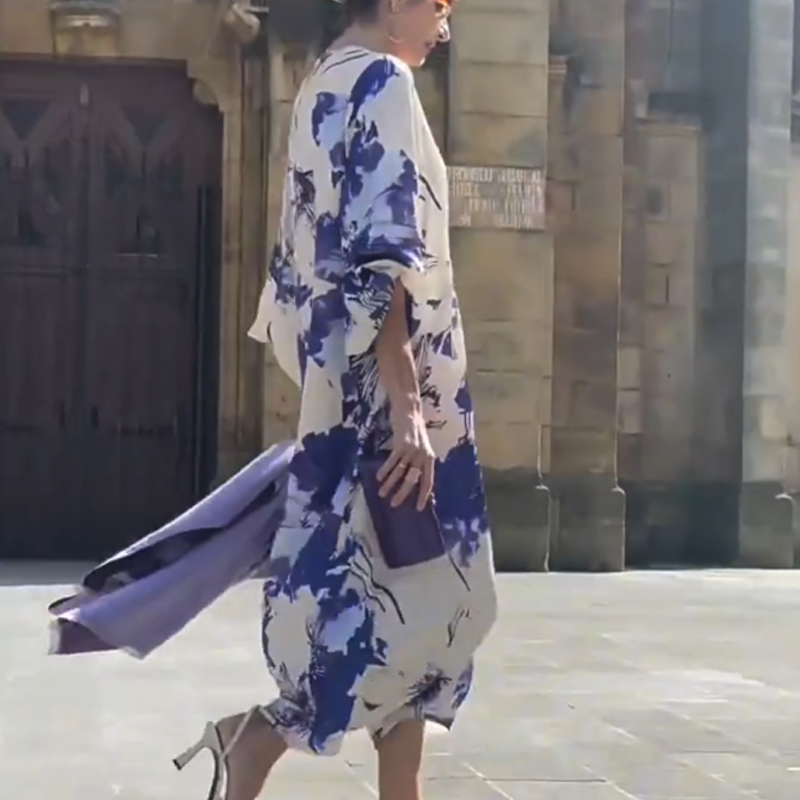 CM | Elegante vestido largo con estampado y escote en V para mujer