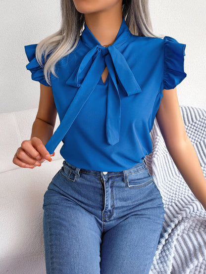 CM | Blusa sin mangas con cuello de lazo y mangas con flecos