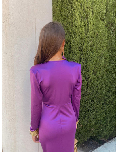 CM | Vestido largo chic de manga larga y escote pronunciado para un look sofisticado