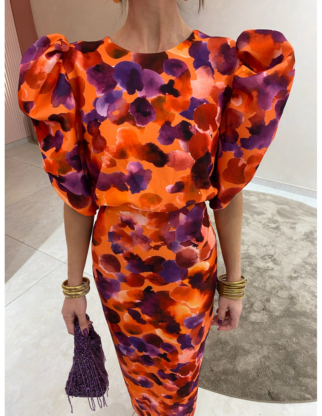CM | Vestido largo chic con mangas abullonadas y estampado perfecto para ocasiones especiales